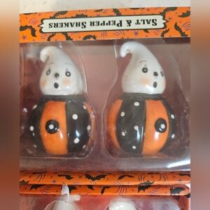 Johanna Parker Halloween Ghost Shakers